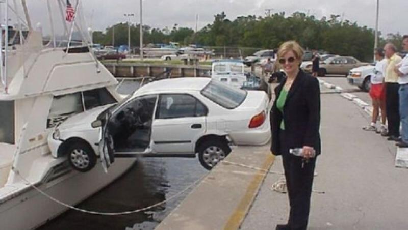 Cum își parchează unii mașinile! Imagini șocante, dar și haioase! (FOTO)