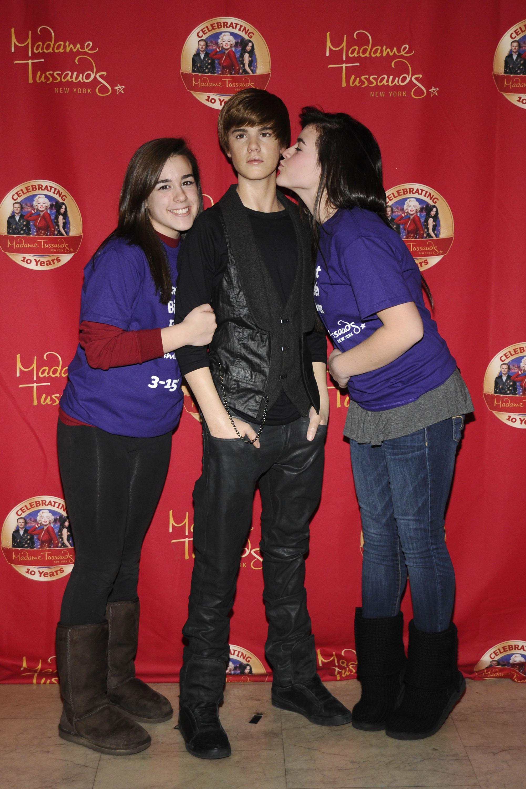 Statuia de ceară a lui Justin Bieber, distrusă de fanele lui &icirc;nfocate