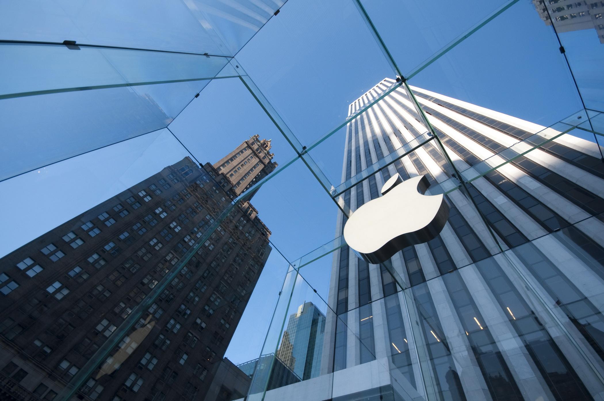 "Mărul STRICAT". Ce se &icirc;nt&acirc;mplă de fapt &icirc;n spatele cortinei, la Apple: "A fost un coşmar să lucrez acolo"