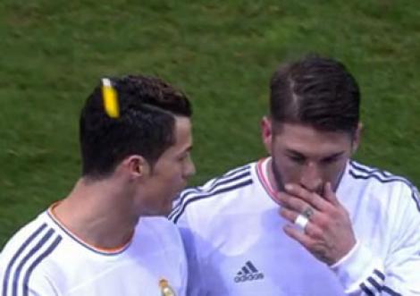 Au şi spaniolii "bricheta" lor! Cristiano Ronaldo a fost lovit la meciul cu Atletico Madrid