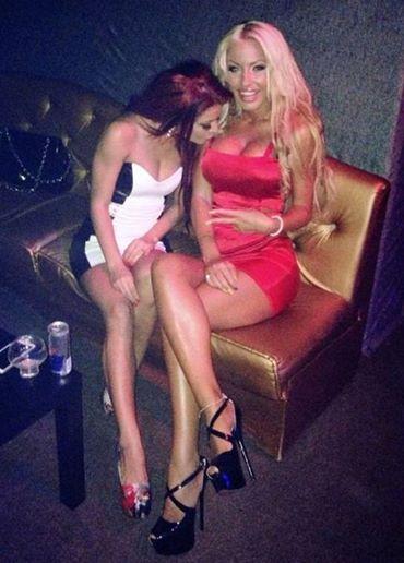 Asistentele păcătoase, Loredana și Anamaria, &icirc;ncing atmosfera de Valentine's Day!