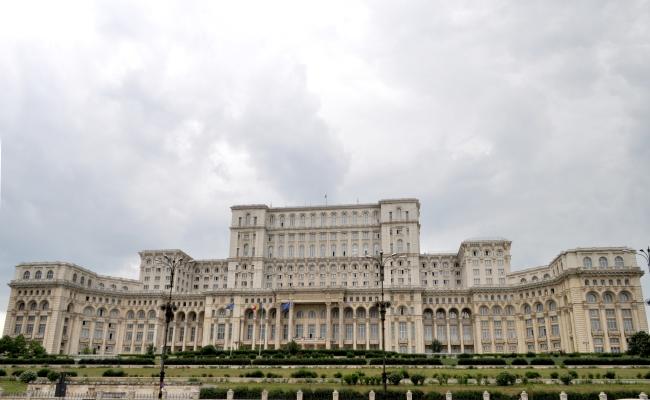 Bucureștiul, lăudat &icirc;n Daily Star: băutură ieftină, fete sexy și m&acirc;ncare superioară, &icirc;n "Parisul Estului"