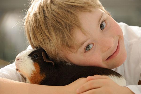 Profesorii unei şcoli speciale din Capitală, acuzaţi de acte de violenţă asupra unui copil cu sindromul Down