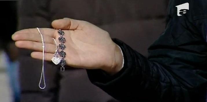 ATENȚIE! Thinichele la preţ de bijuterii autentice pentru &icirc;ndrăgosiţi!