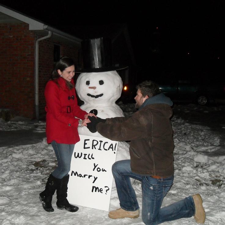 Cerere &icirc;n căsătorie &icirc;n fața omului de zăpadă