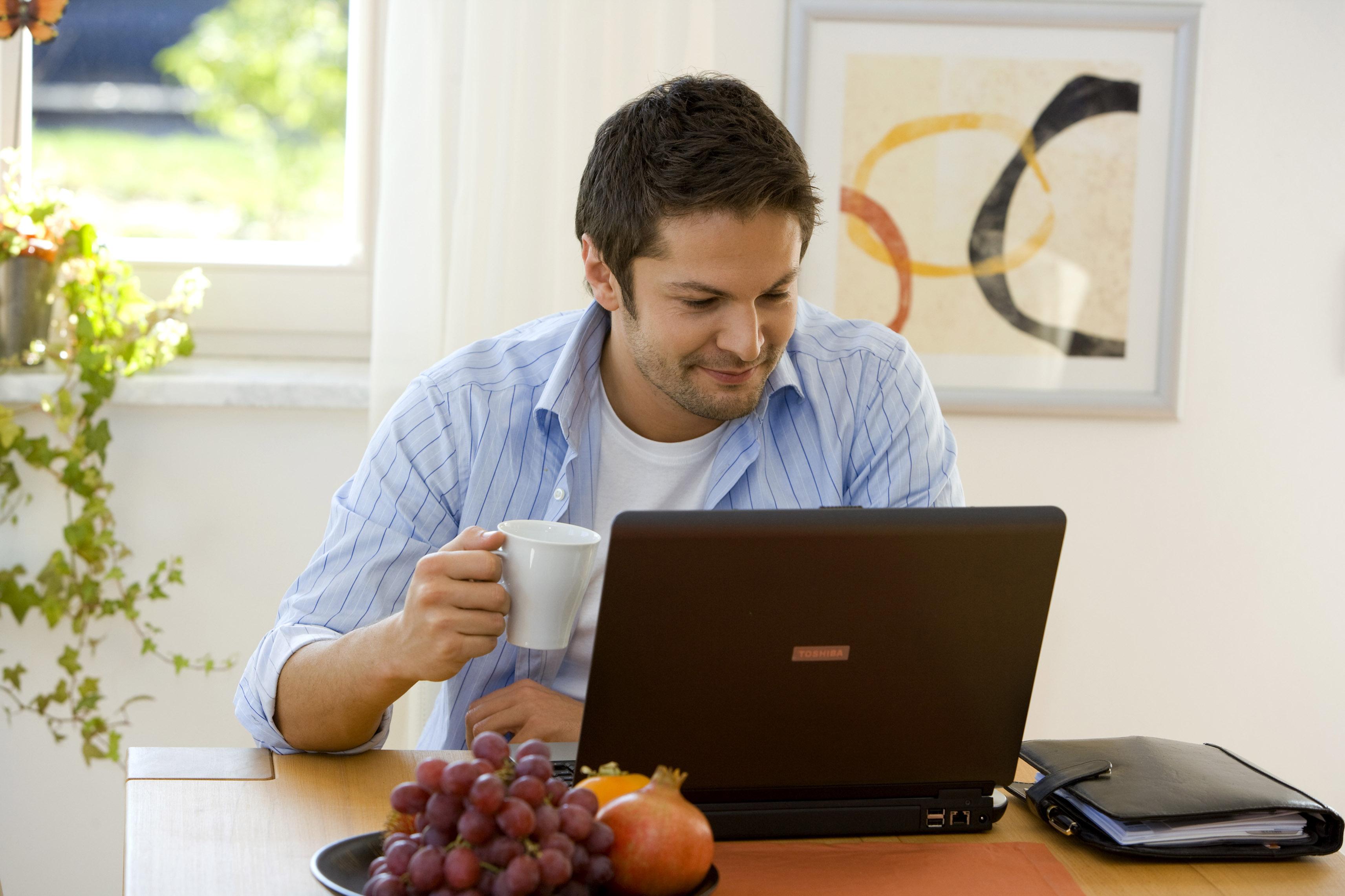 Condamnat să stea 30 de luni fără internet