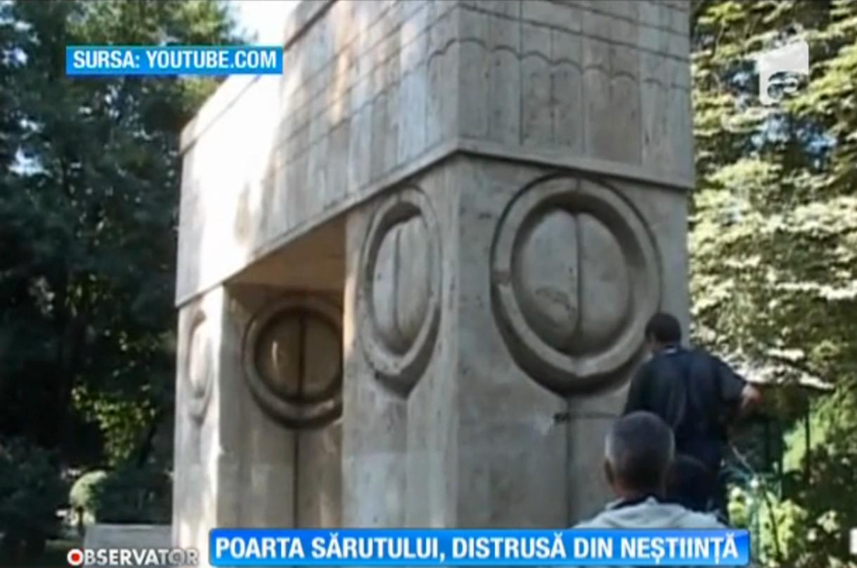Din rău &icirc;n mai rău: Lucrările de restaurare au deteriorat Poarta Sărutului