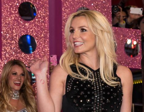 Britney Spears şi-a recăpătat formele de invidiat şi pozează în lenjerie intimă