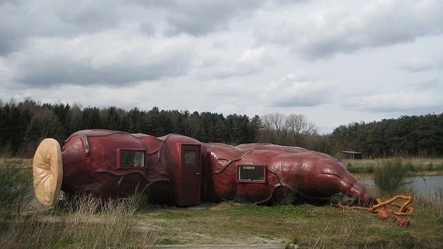 Promovare turistică inedită: Hotel &icirc;n forma unui colon uman