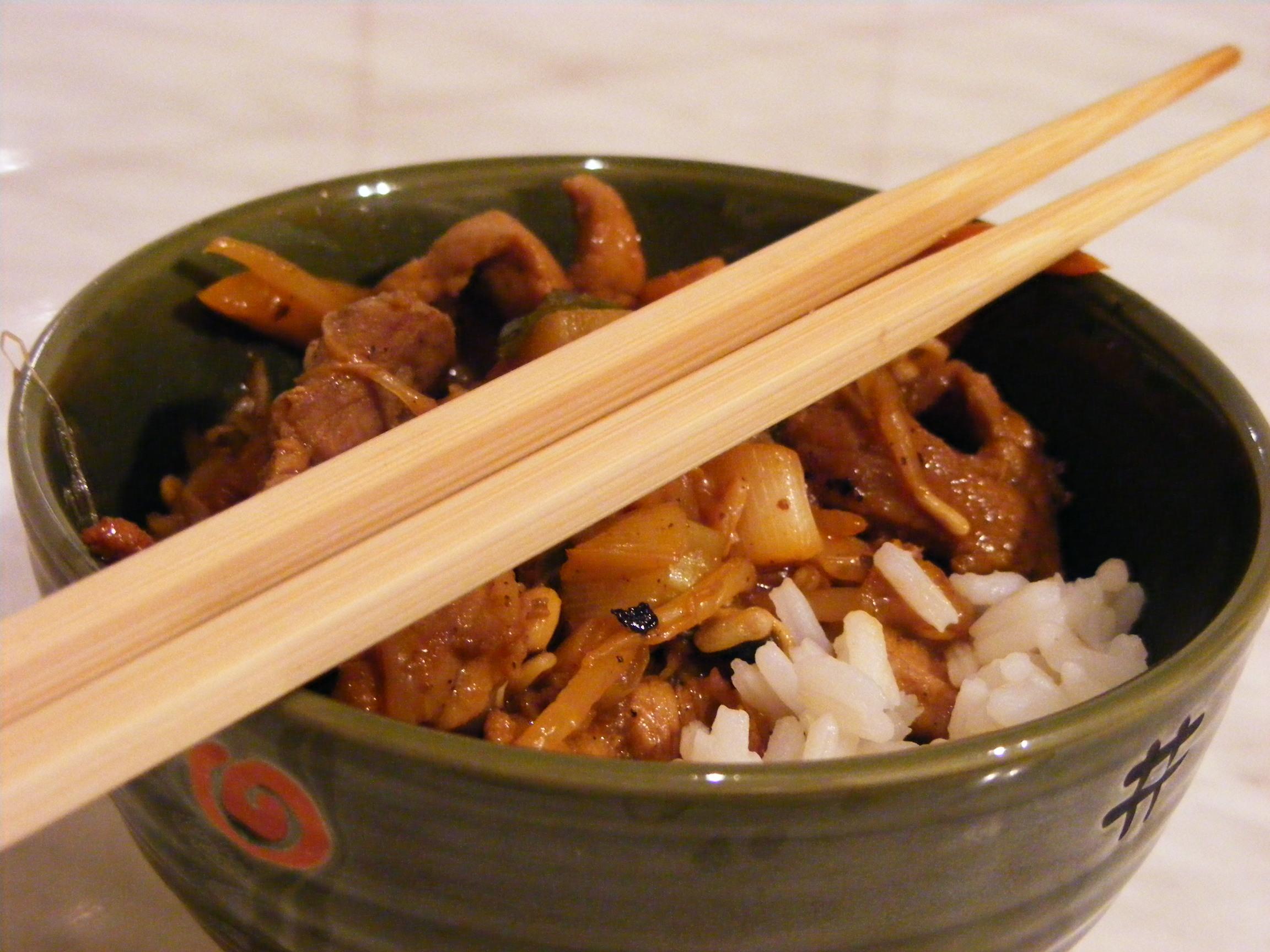 Ai încercat vreodată? Dietă cu mâncare asiatică: gustos şi eficient
