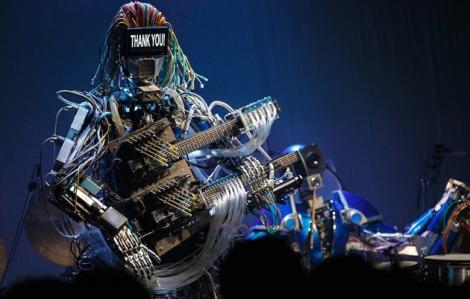 Cât de spectaculos este un robot care cântă la chitară cu… 78 de degete?