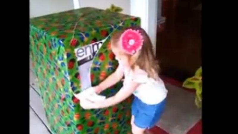 VIDEO: Cadoul ăsta n-o să-l uite niciodată! Ce a primit de ziua ei o fetiţă de trei ani