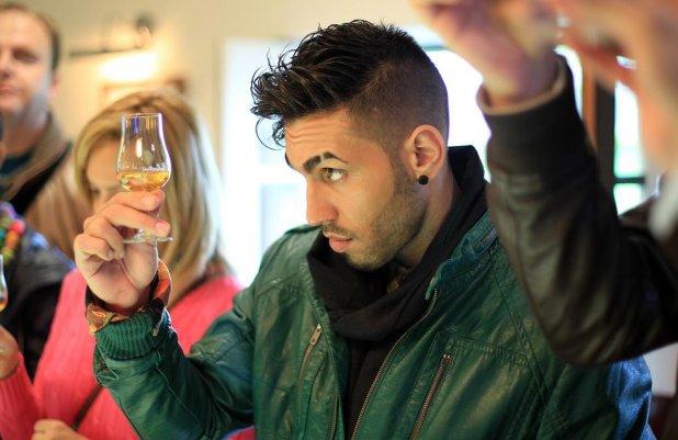 Haina l-a făcut pe Velea! Era tare-n Second-Hand