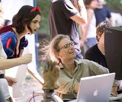 Beyonce - Alice, Olivia Wilde &ndash; Regina cea Rea, Scarlett Johansson &ndash; Cenușăreasa