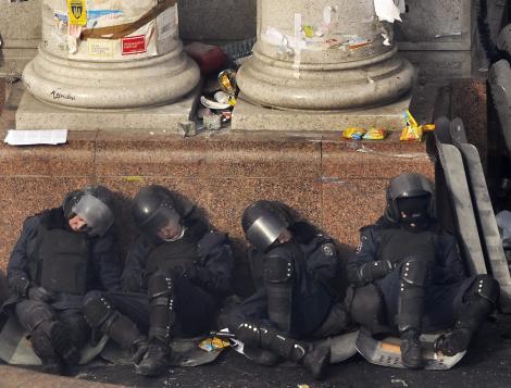 Mesajul unui poliţist rănit la Kiev: "CRIMINALI! Nu am folosit arme de foc, nu avem arme de foc"