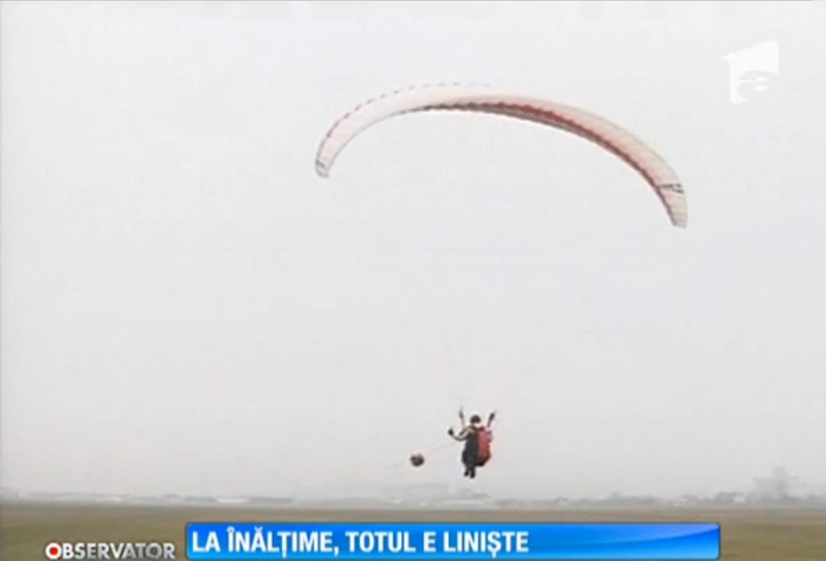 Vremea frumoasă, cadou pentru pasionaţii de zbor cu parapanta
