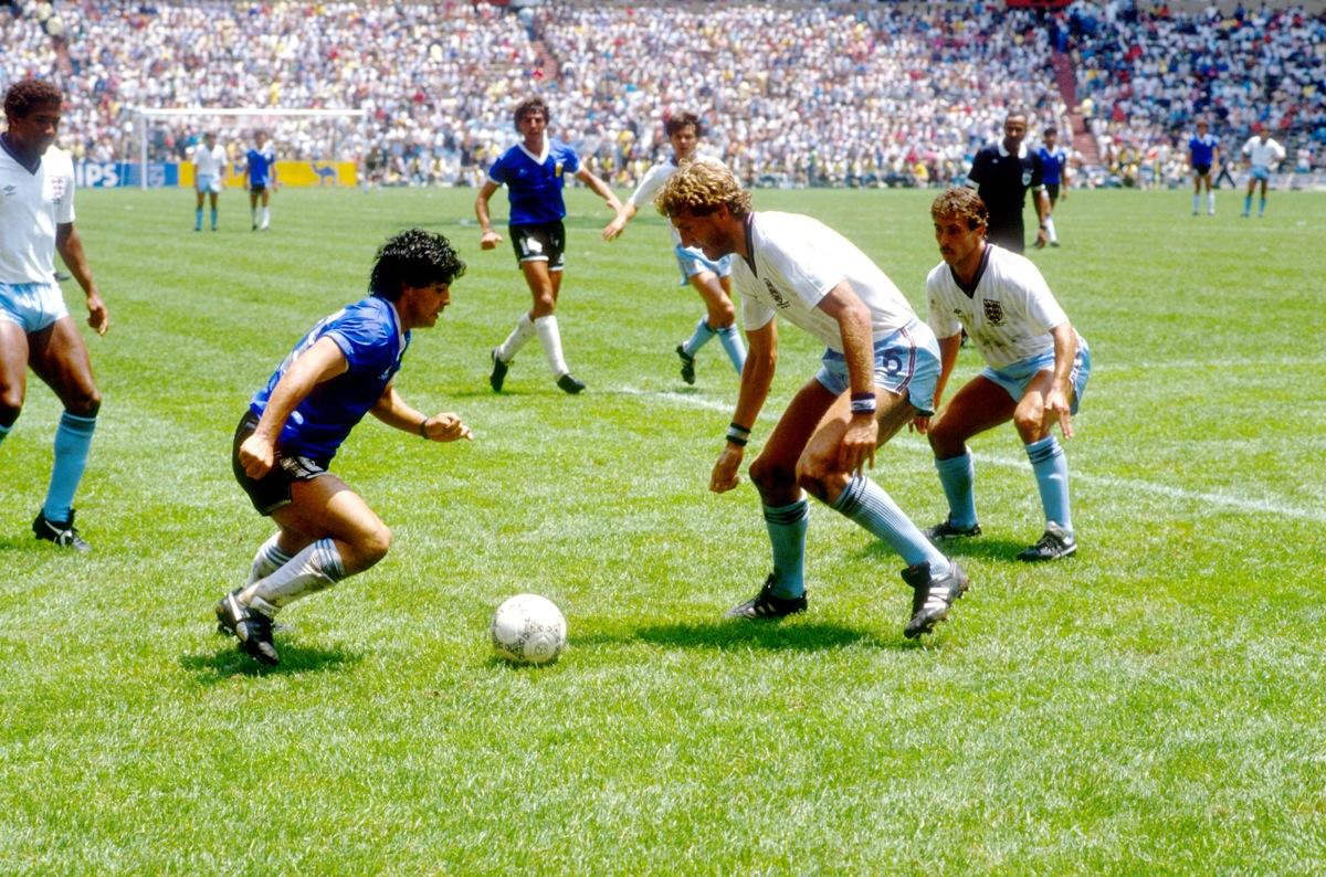 La 53 de ani, Maradona &icirc;şi va continua cariera de jucător! Vezi unde va evolua