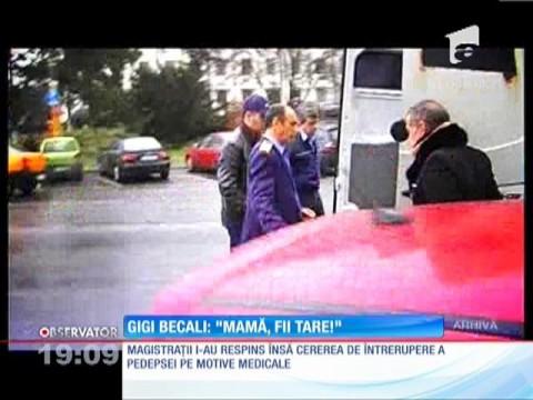 Gest emoţionant de după gratii, Gigi Becali &icirc;şi &icirc;mbărbătează mama!