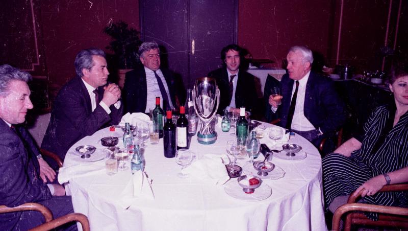 Cina de după, cu Piști Covaci, Valentin Ceaușescu. Mircea Angelescu, Ioan Alecsandrescu și Mircea Pascu