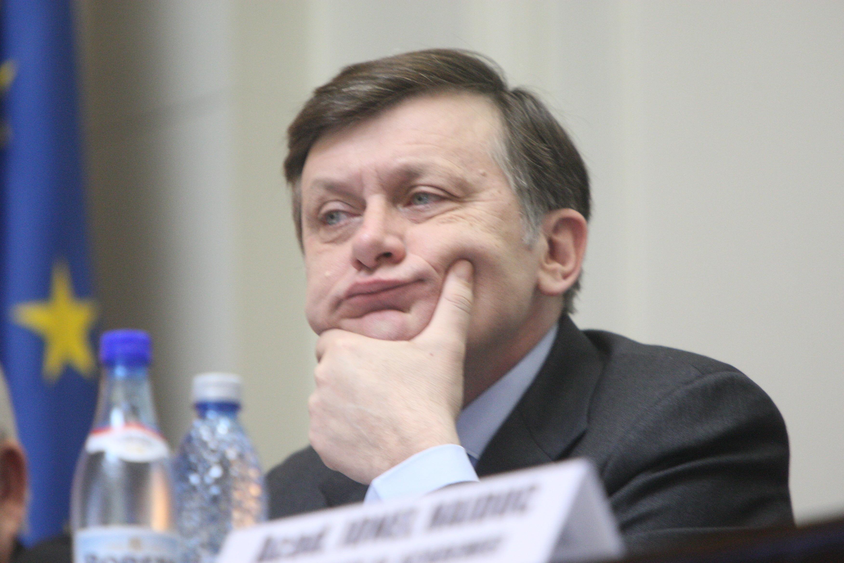 Antonescu: Filialele din teritoriu pot &icirc;ncheia orice fel de alianţe