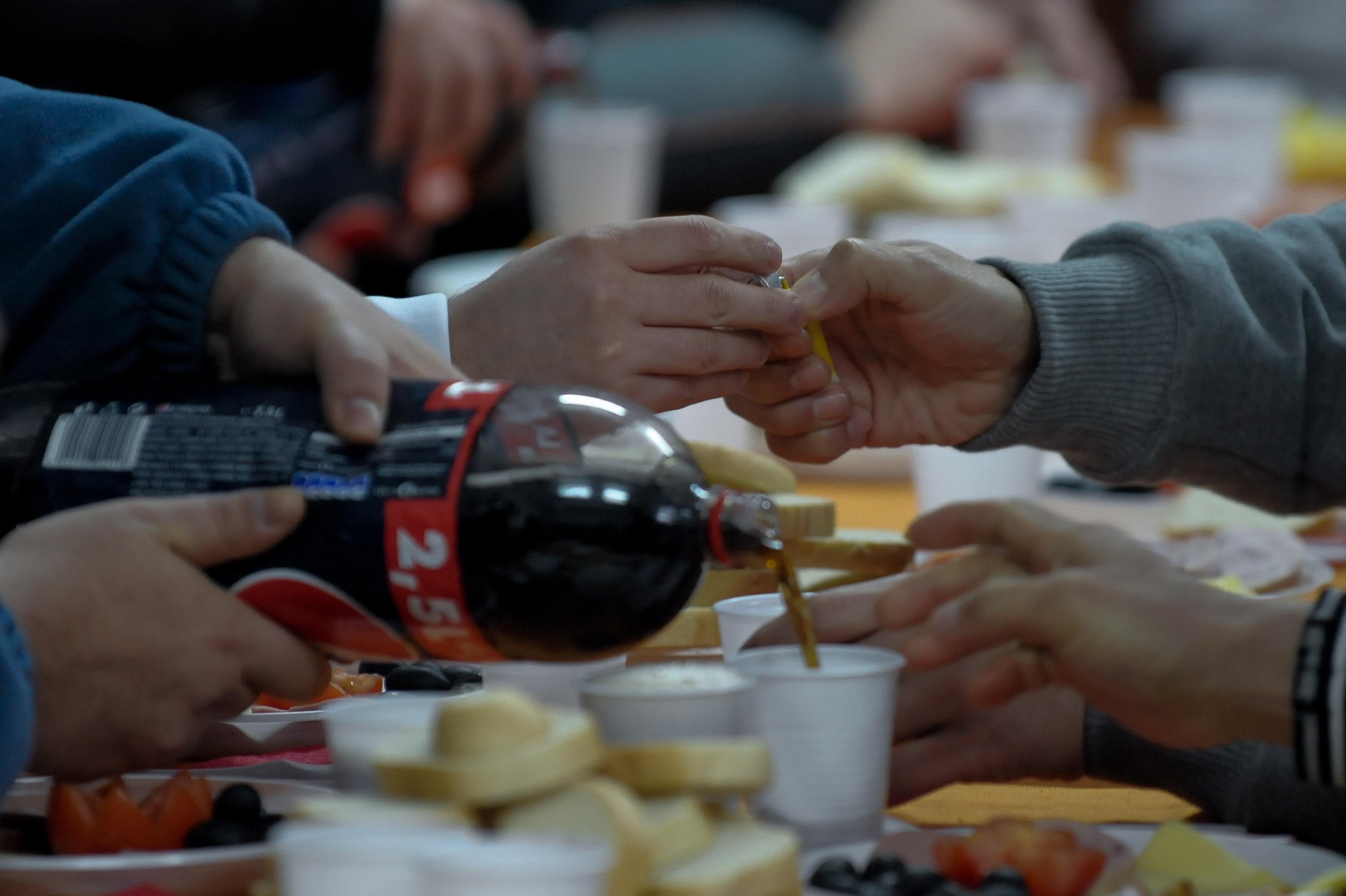 Heroină din buzunarele gardienilor