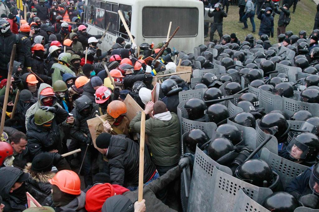 150.000 de militari ruşi, puşi &icirc;n stare de alertă la graniţa cu Ucraina