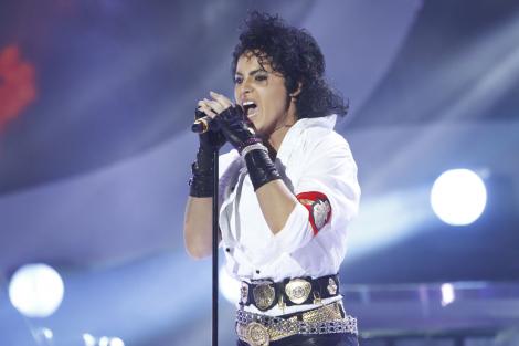 Michael Jackson o cere de soție pe Monica Anghel, la “Te cunosc de undeva!”