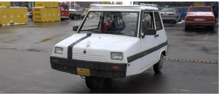 Un brăilean face furori cu maşina cu trei roţi