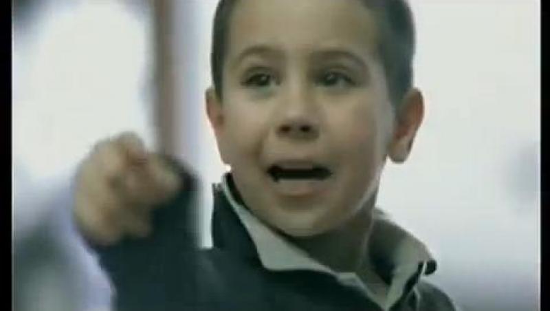 CUTREMURĂTOR! Efectele abuzului asupra copiilor, într-o campanie ŞOCANTĂ!