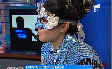 Muneca, artista cu zeci de măşti