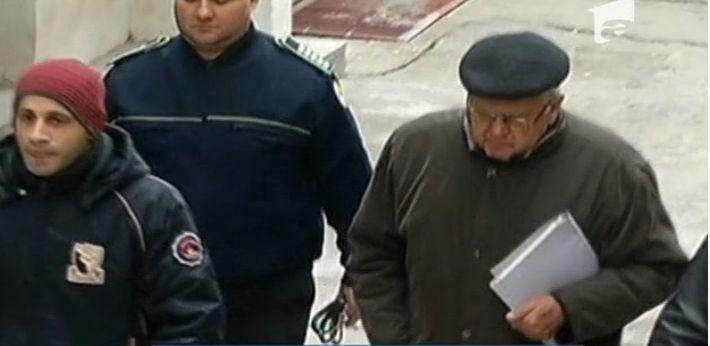 Victor Babiuc a fost eliberat condiţionat