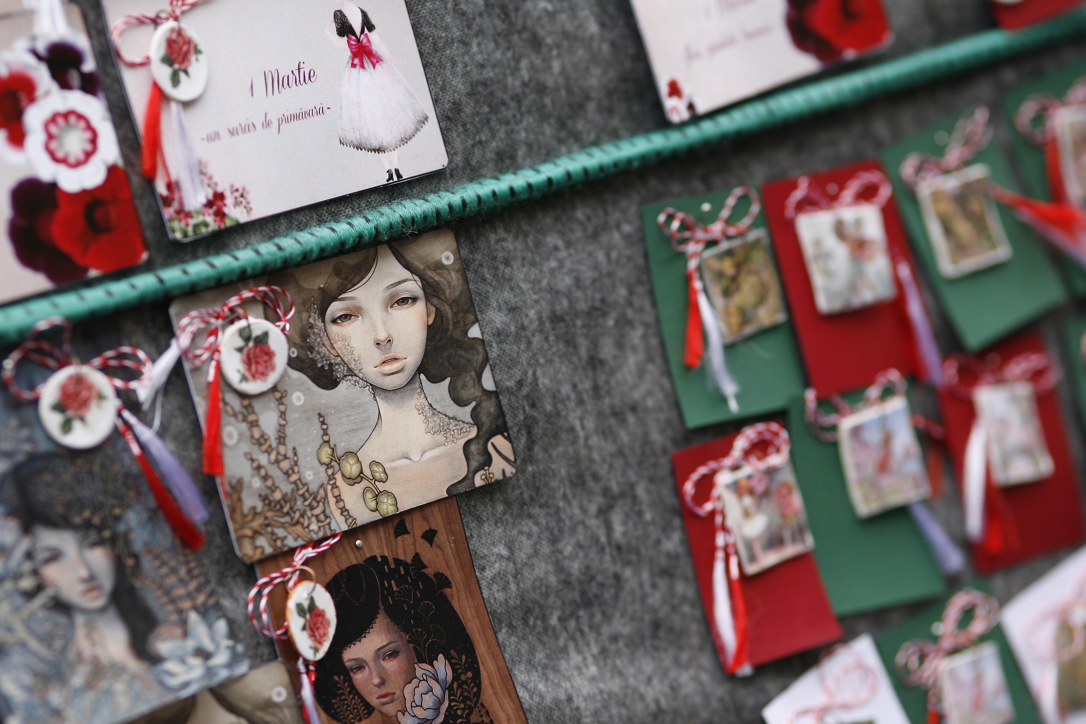 Inspectorii au &icirc;nceput v&acirc;nătoarea de mărţişoare &icirc;n şcoli