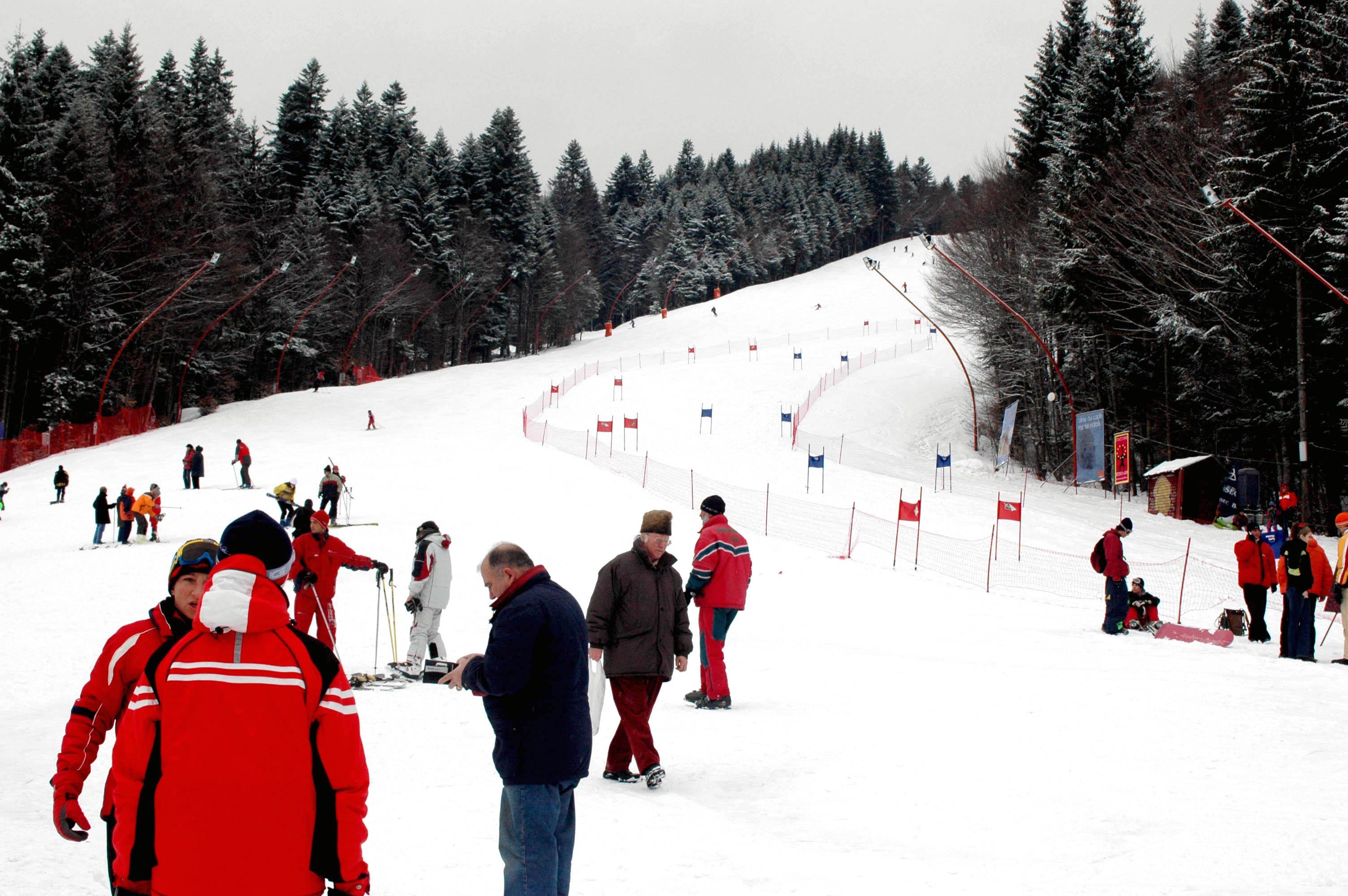 Distracţia pe p&acirc;rtie, cu cheltuială se ţine