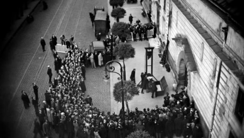 VIDEO ȘOCANT! Ultima GHILOTINARE în public! Actorul Christopher Lee a fost martor!