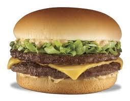 Cum reacţionează rom&acirc;nii de la sate c&acirc;nd măn&acirc;ncă pentru prima dată un HAMBURGER!