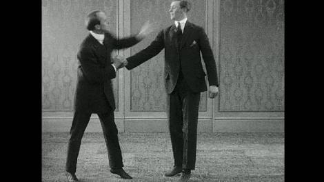 Uite cum arată o demonstraţie de Jiu Jitsu din 1919 (VIDEO)