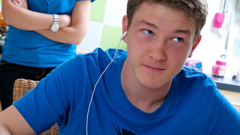 N-ai ghici niciodată ce fac elevii ruşi la şcoală! (VIDEO FUNNY)