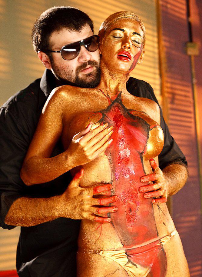 VIDEO +18. N-o să-ţi vină să crezi c&acirc;t de EROTIC e ultimul videoclip cu Grasu XXL!