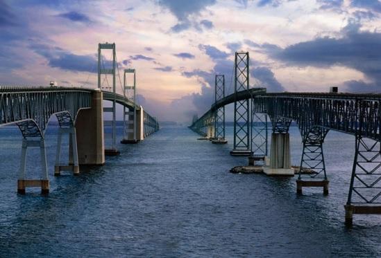 Șocant: Iată cum arată cel mai periculos pod peste mare. Puțini şoferi se &icirc;ncumetă să-l traverseze!