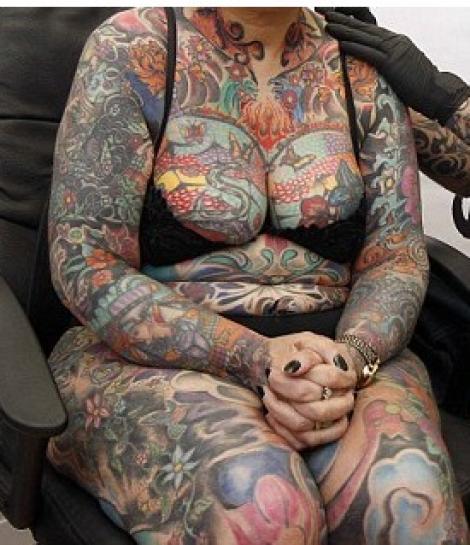 Și-a făcut tatuaje timp de 416 ore, dar nu le va vedea niciodată! Află de ce