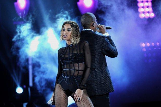 VIDEO: Vedetele cu cel mai bombat posterior! Sunt sexy sau grase?