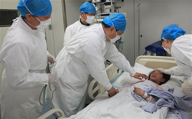 Medicii se tem de gripa aviară: "Să nu &icirc;nceapă să se transmită de la om la om"!