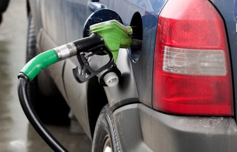 Prețul litrului de benzină premium va crește până la șapte lei