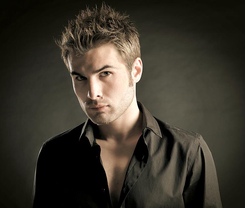 Doar pătrăţelele au mai rămas de el? Adi Mutu, poză "selfie" la bustul gol