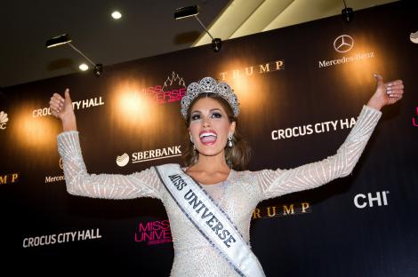 Operații estetice și plase cusute pe limbă! Iată ce trebuie să îndure fetele de la Miss Venezuela