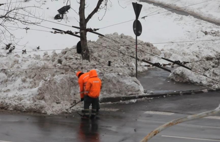 VIRAL | Dorel deszăpezește Capitala! Râzi, dar te iei cu mâinile de cap!