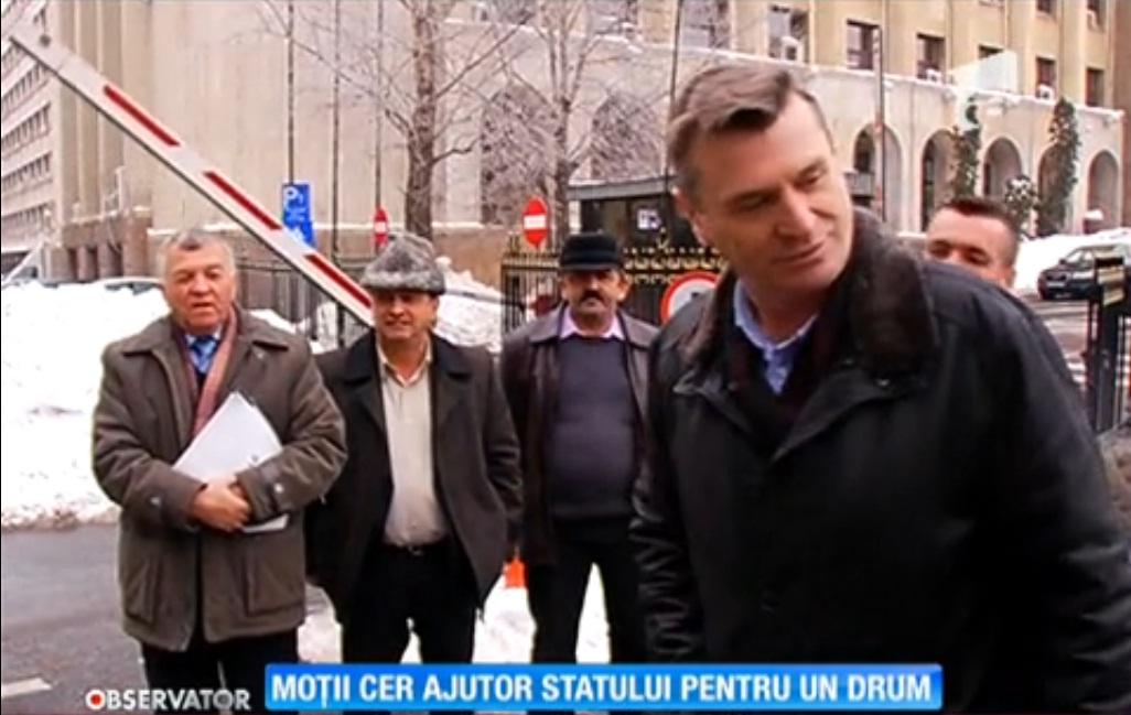 Moţii cer ajutor statului pentru drumul stricat &icirc;n timpul tragediei din Apuseni
