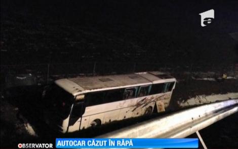 Trei români, râniți într-un accident de autocar produs în Ungaria