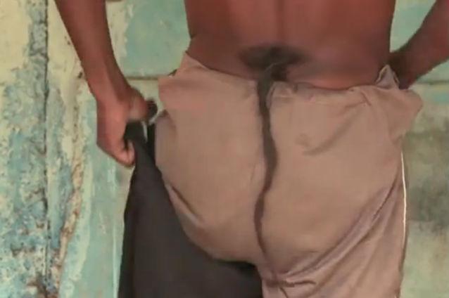 Un indian cu coadă, considerat re&icirc;ncarnarea unei maimue venerate de hinduși