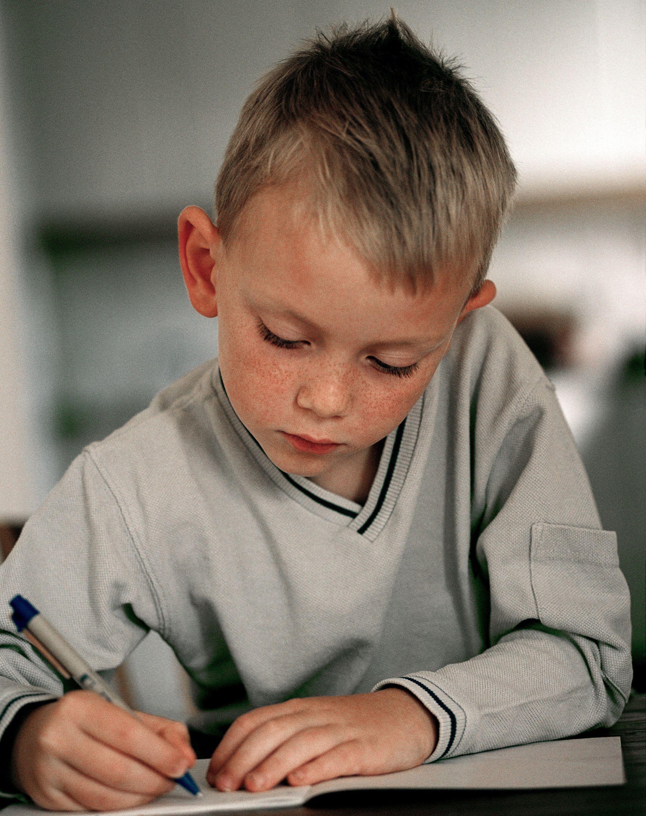 Reţeaua de socializare care &icirc;ţi face temele e disponibilă şi &icirc;n Rom&acirc;nia!